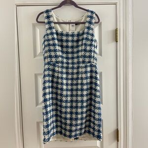 NWT Ann Taylor, size 8, blue and white houndstooth dress.